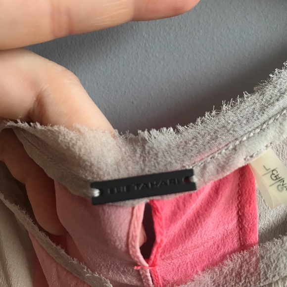 Cute Elie Tahari Top! - Picture 2 of 5